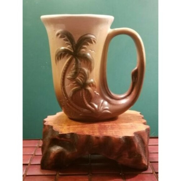 1980s Vintage Hand Made Hawaii Ceramic Tankard K&S Hawaiian Creations Palm Trees - Picture 1 of 5
